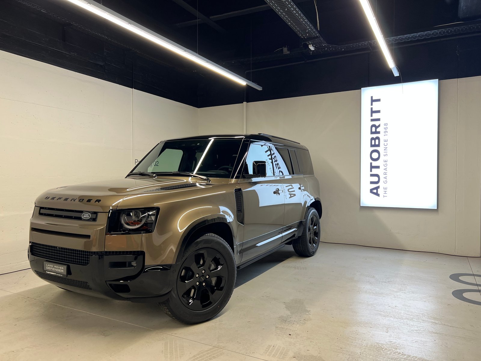 LAND ROVER Defender 110 3.0 D I6 350 X-Dynamic HSE