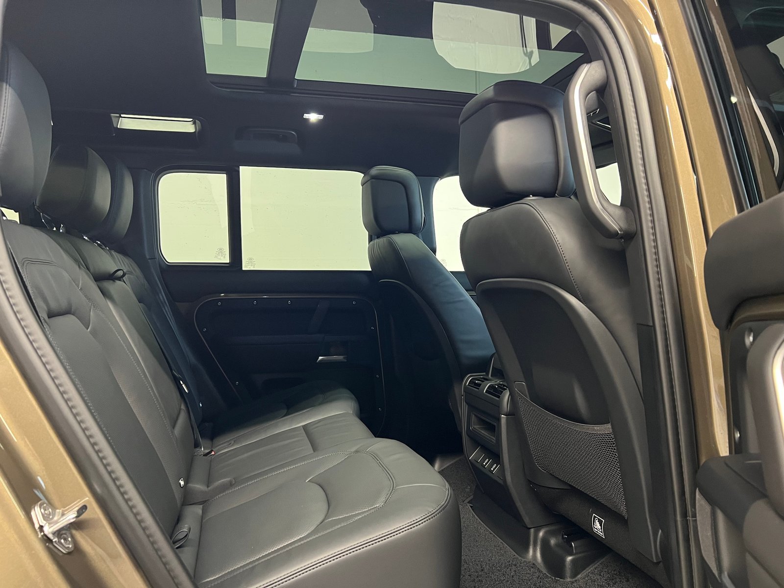 LAND ROVER Defender 110 3.0 D I6 350 X-Dynamic HSE, Hybride Léger Diesel/Électricité, Voiture nouvelle, Automatique - 7