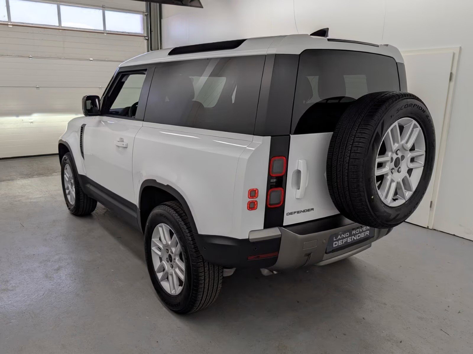 LAND ROVER Defender 90D200 S AHK Winterkomfort, Diesel, Neuwagen, Automatik - 3