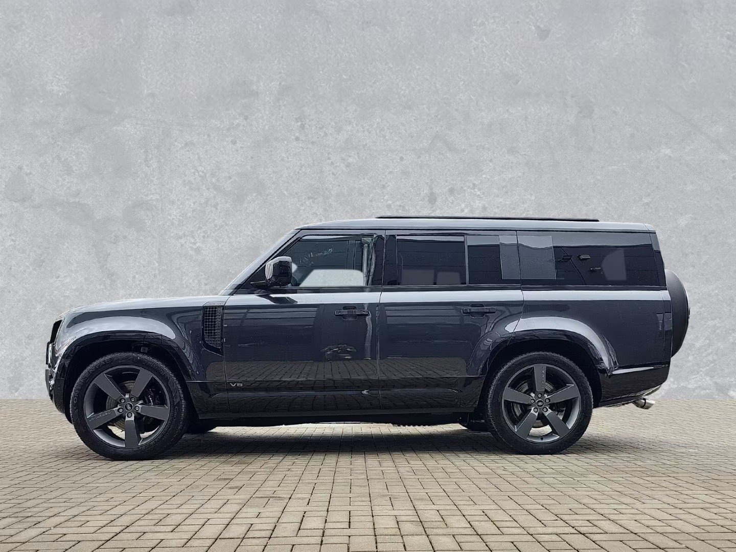 LAND ROVER Defender 130 P500 V8, Mild-Hybrid Petrol/Electric, New car, Automatic - 2
