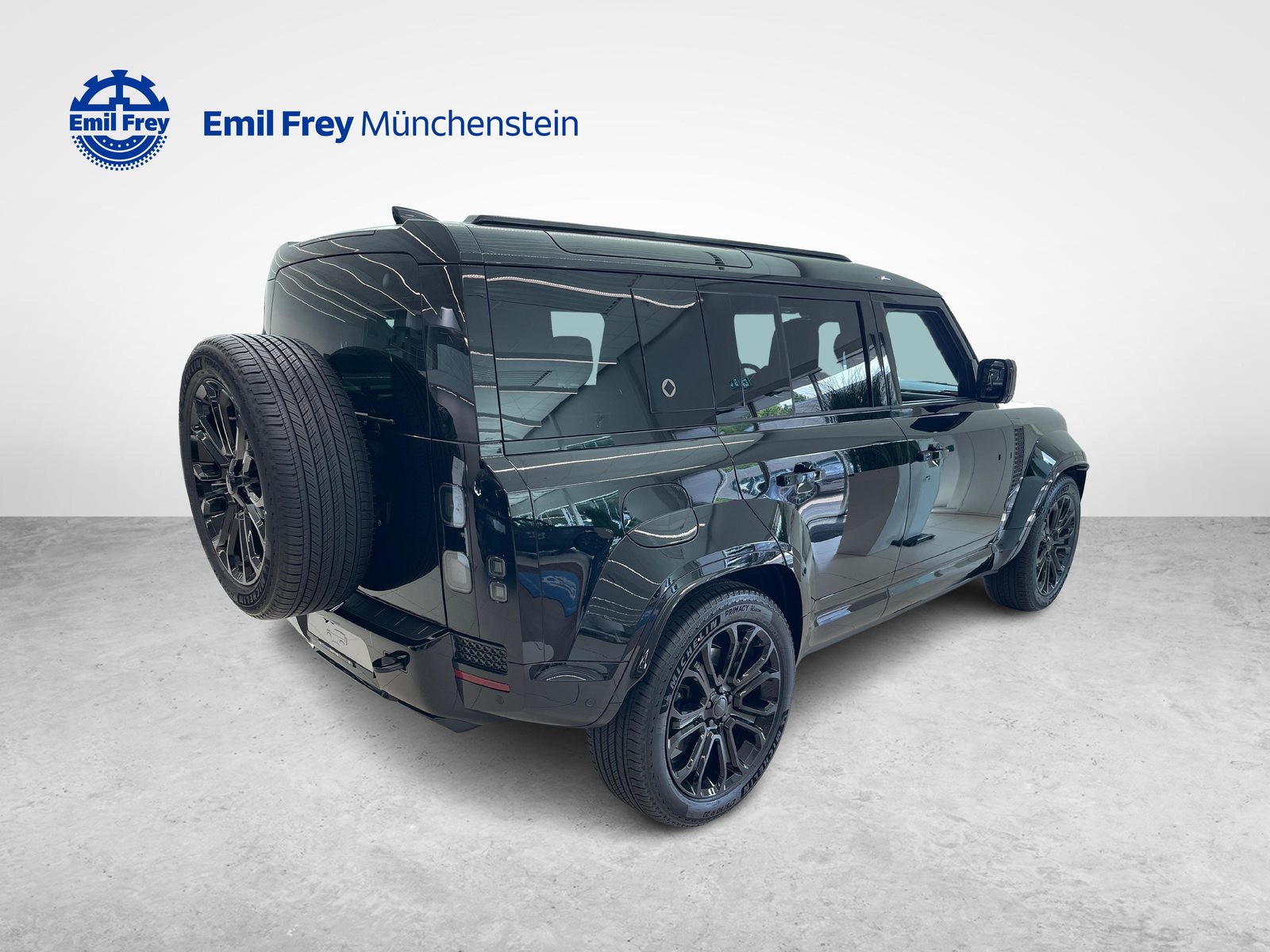 LAND ROVER Defender 110 4.4 V8 Octa Black, Mild-Hybrid Petrol/Electric, New car, Automatic - 5