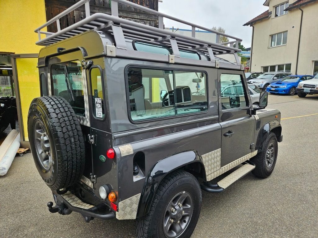 LAND ROVER 90 TD5 „Tomb Raider / Lara Croft“ – seltene Limited Edition, Diesel, Occasion / Gebraucht, Handschaltung - 3