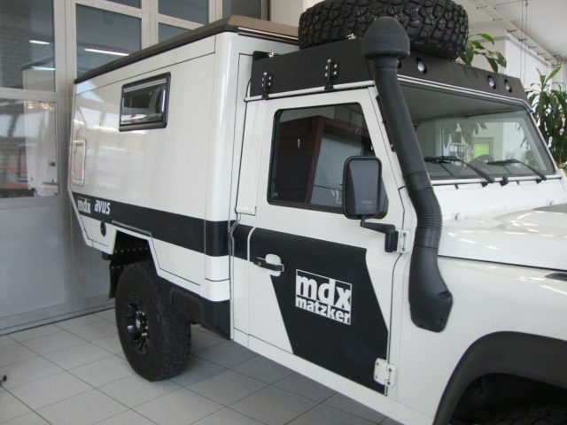 LAND ROVER Defender 110 2.4 TD4 MDX Avus Performance, Diesel, Second hand / Used, Manual - 3