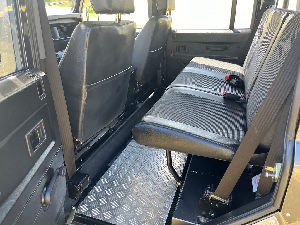 LAND ROVER 110 TD5, Diesel, Occasion / Utilisé, Manuelle - 7