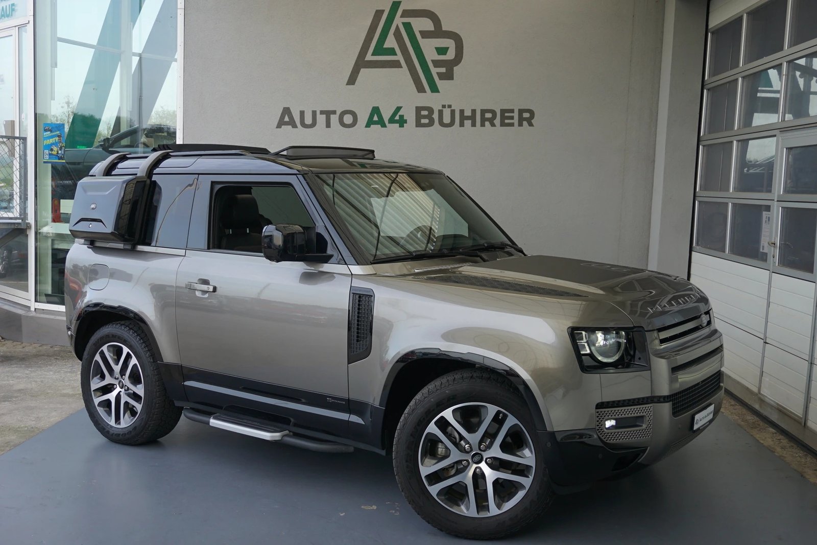 LAND ROVER Defender90 I6 250 X-D SE 250PS 4x4, Diesel, Occasioni / Usate, Automatico - 3
