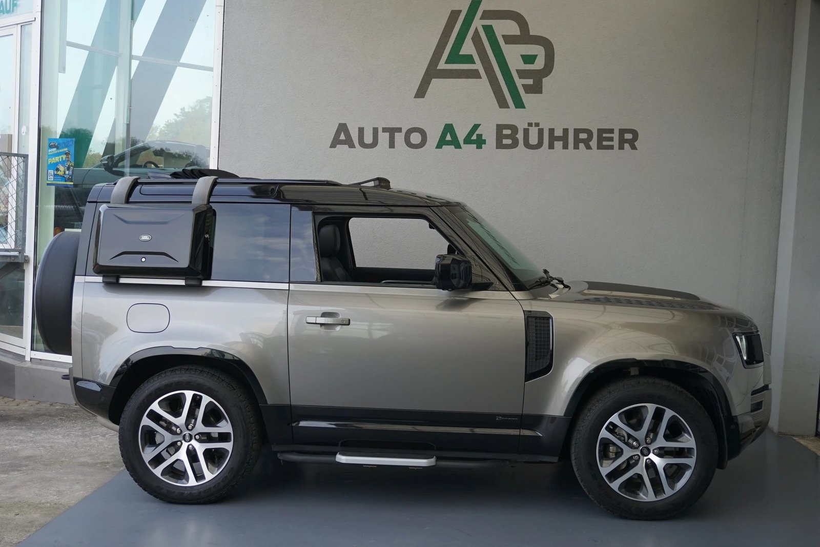 LAND ROVER Defender90 I6 250 X-D SE 250PS 4x4, Diesel, Occasioni / Usate, Automatico - 5