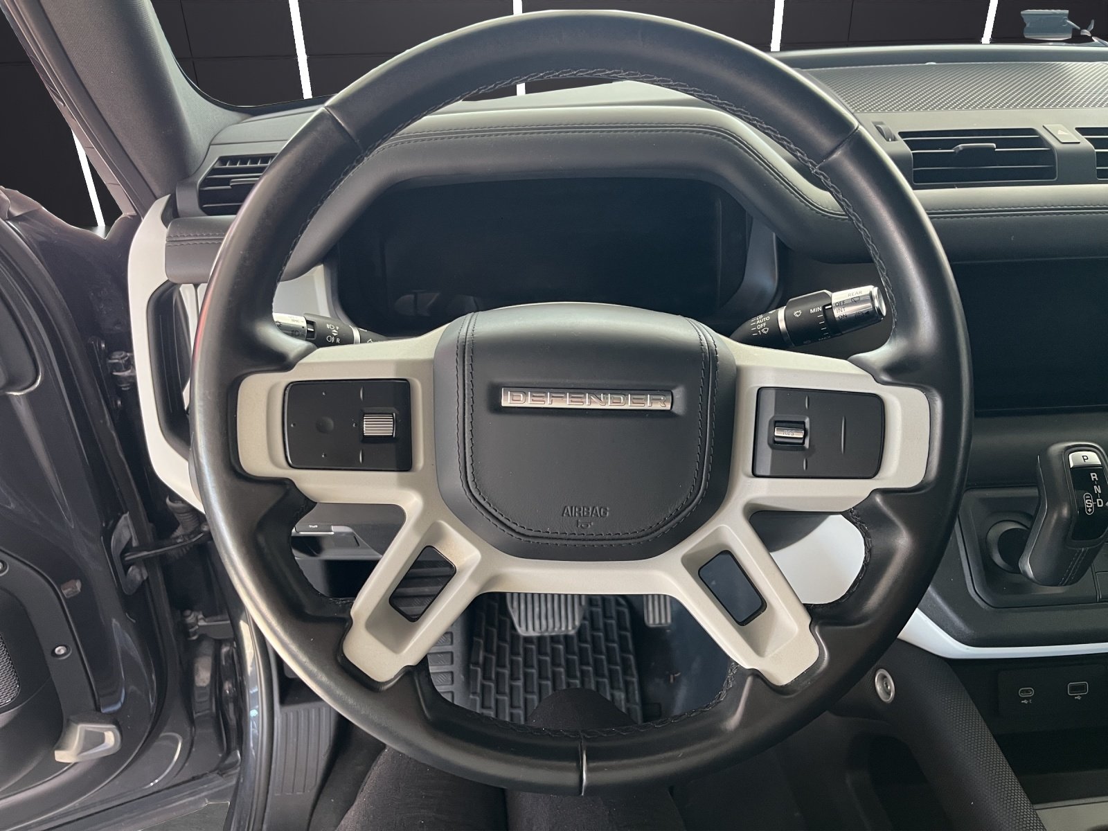 LAND ROVER Defender 90 P400 I6 X-Dynamic HSE 3.0 AT8, Benzin, Occasion / Gebraucht, Automatik - 4