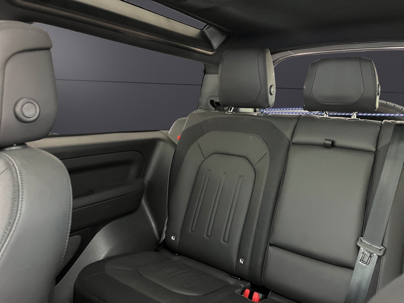 LAND ROVER Defender 90 P400 I6 X-Dynamic HSE 3.0 AT8, Benzin, Occasion / Gebraucht, Automatik - 6