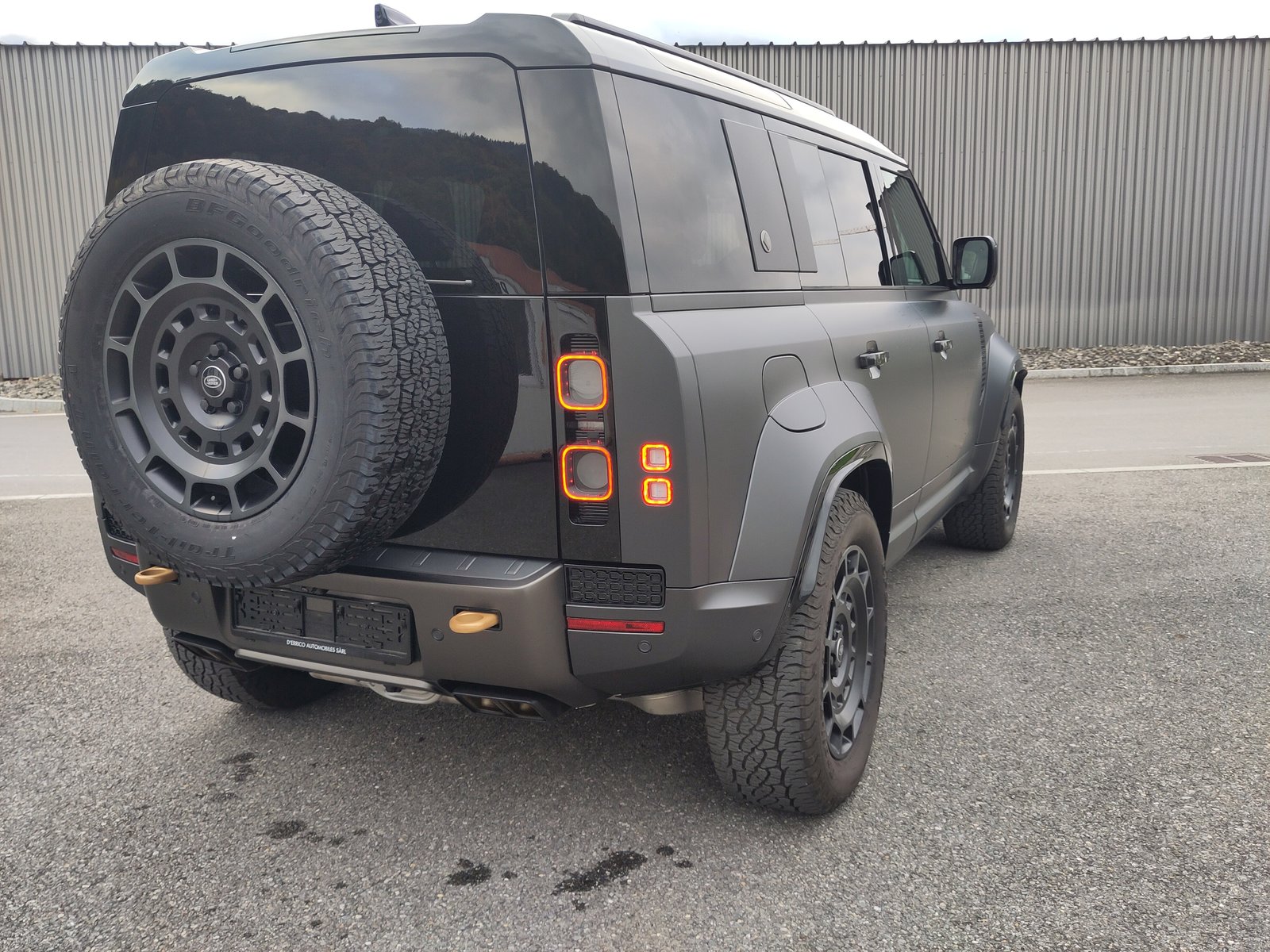 LAND ROVER Defender 110 635 V8 4.4 Octa Edition One AT8, Benzina, Occasioni / Usate, Automatico - 4