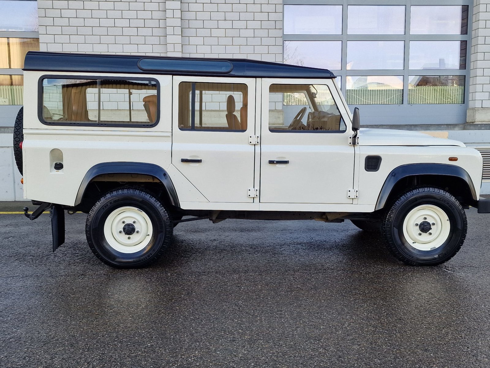 LAND ROVER Defender 110 SW 2.4Tdc, Diesel, Second hand / Used, Manual - 3