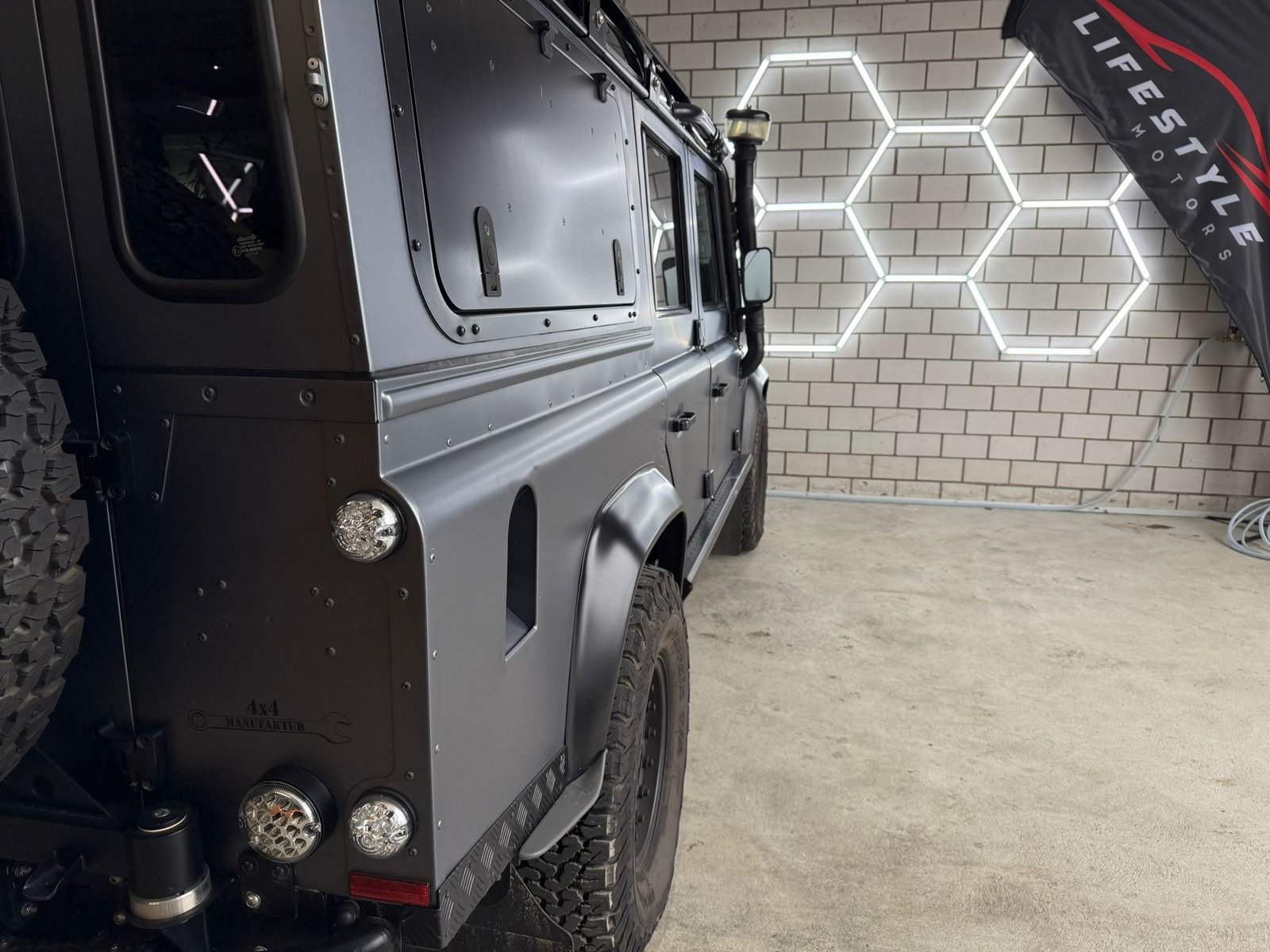 LAND ROVER Defender 110 SW 2.4Tdc Black Pearl, Diesel, Occasioni / Usate, Manuale - 6
