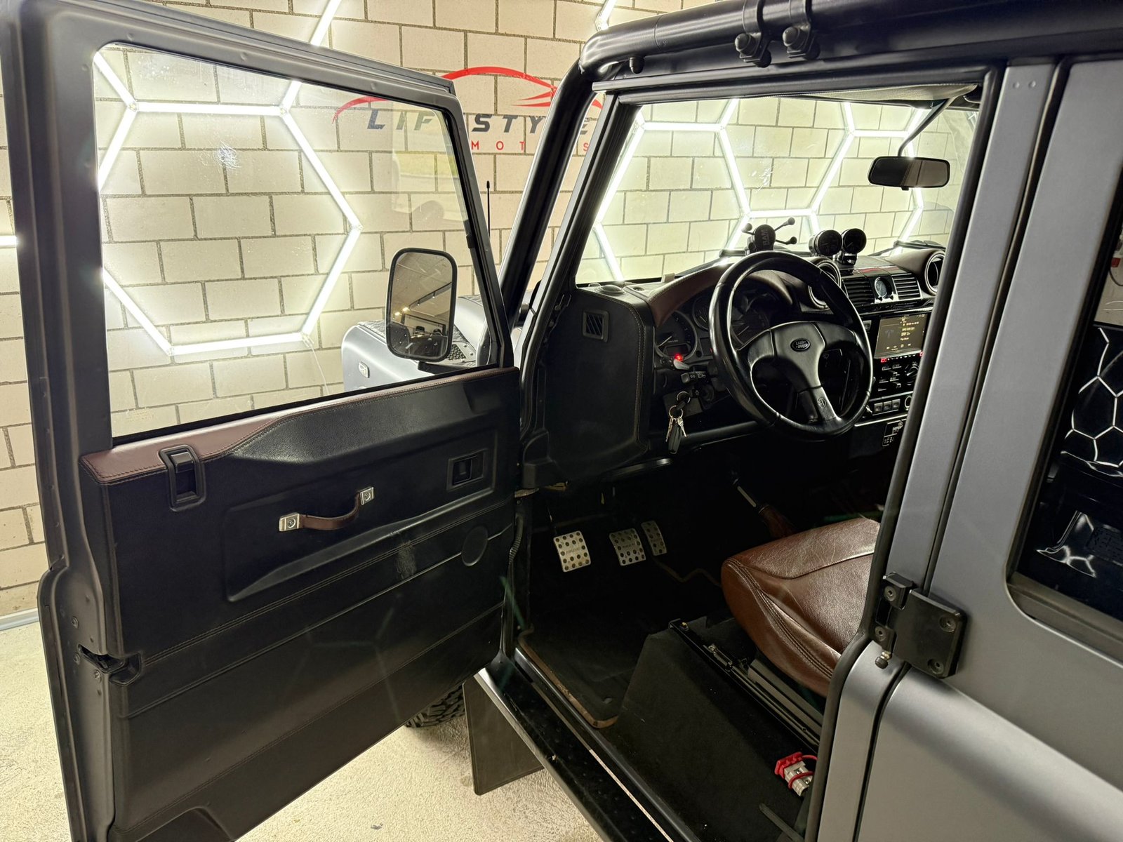 LAND ROVER Defender 110 SW 2.4Tdc Black Pearl, Diesel, Occasioni / Usate, Manuale - 7