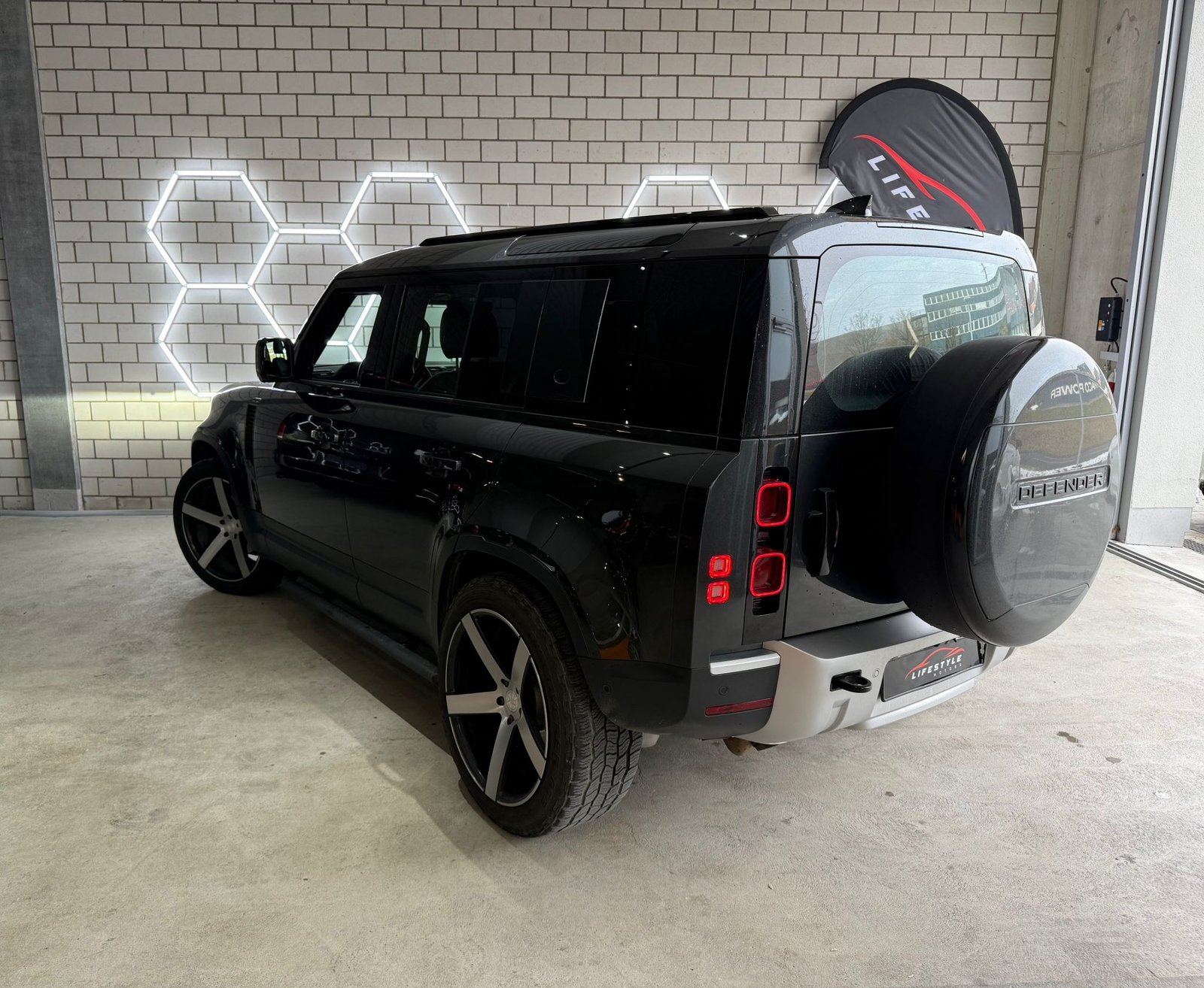 LAND ROVER Defender 110 3.0 D I6 250 SE AWD AT8, Mild-Hybrid Diesel/Elektro, Occasion / Gebraucht, Automatik - 3