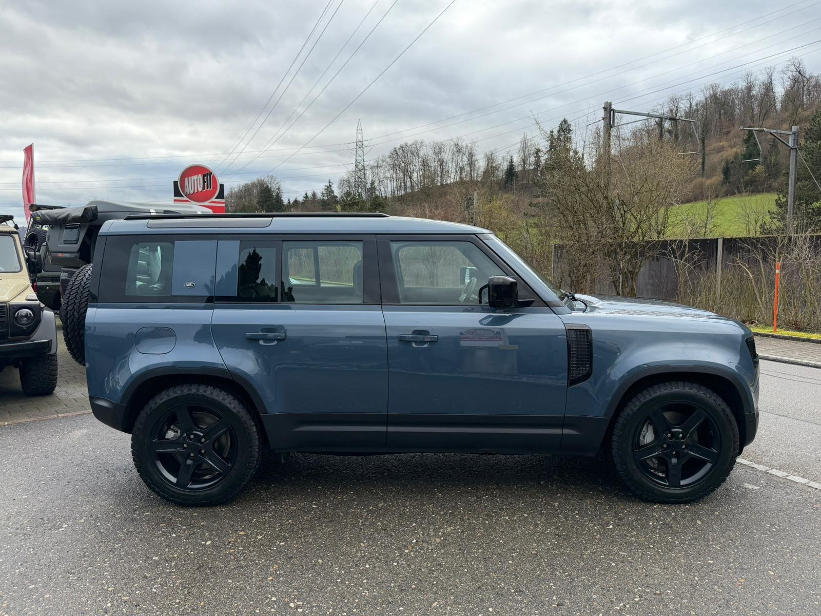 LAND ROVER Defender 110 P400 I6 X 3.0 AT8, Mild-Hybrid Benzin/Elektro, Occasion / Gebraucht, Automatik - 4