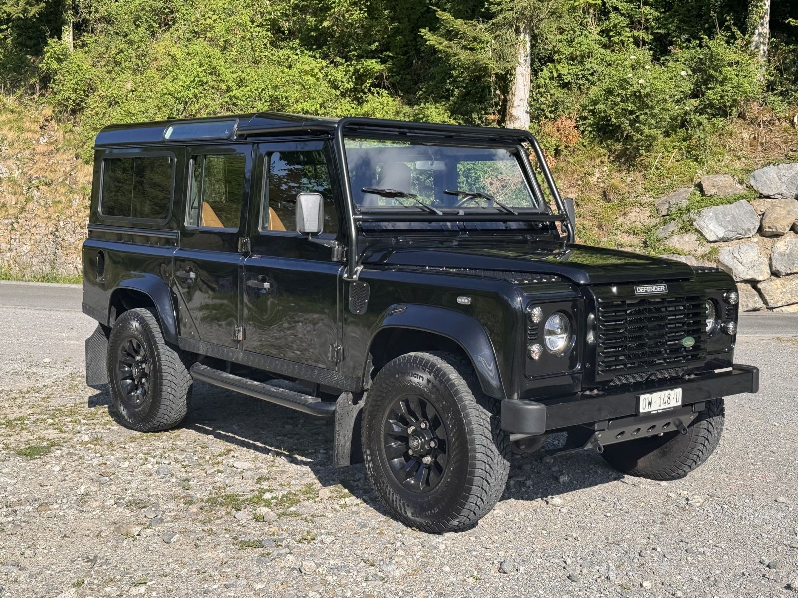 LAND ROVER Defender 110 SW 2.5 Td5 Black Edition Avus Perfor