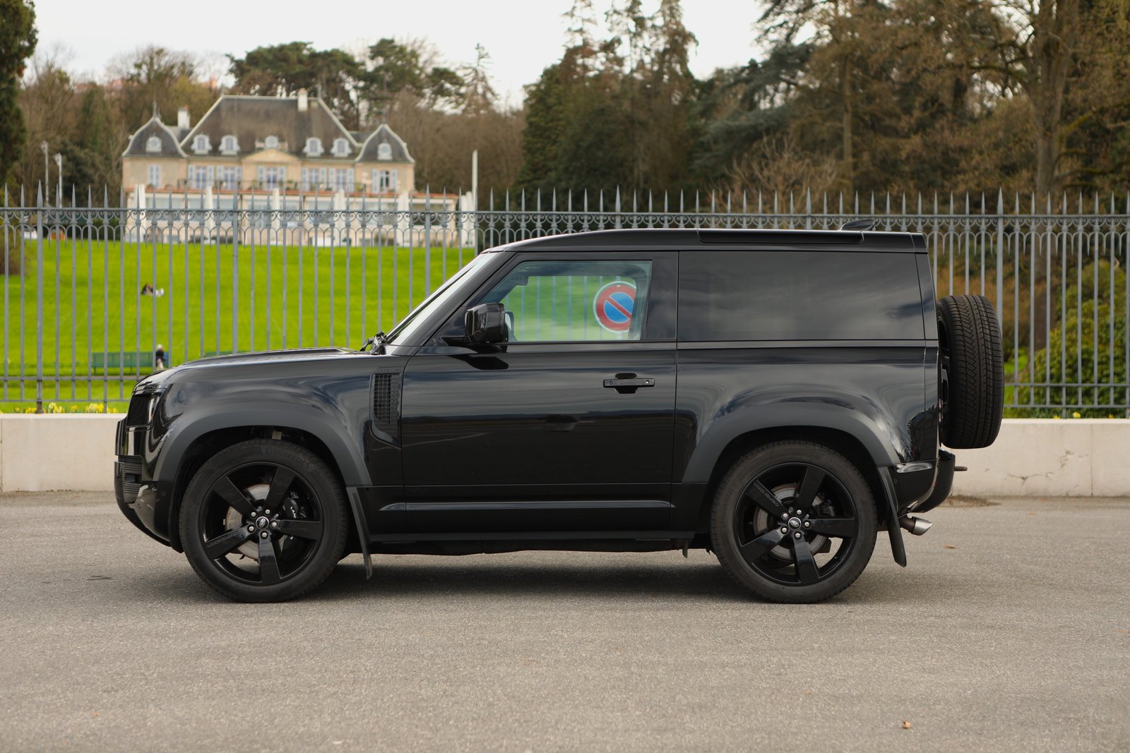 LAND ROVER Defender 90 525 V8 5.0 AT8 ( 1 owner - full optio