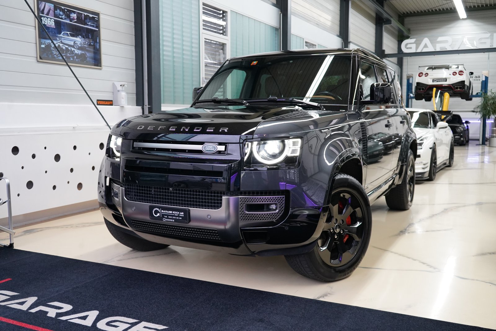 LAND ROVER Defender 110 3.0 D I6 300 X-Dynamic HSE AWD AT8
