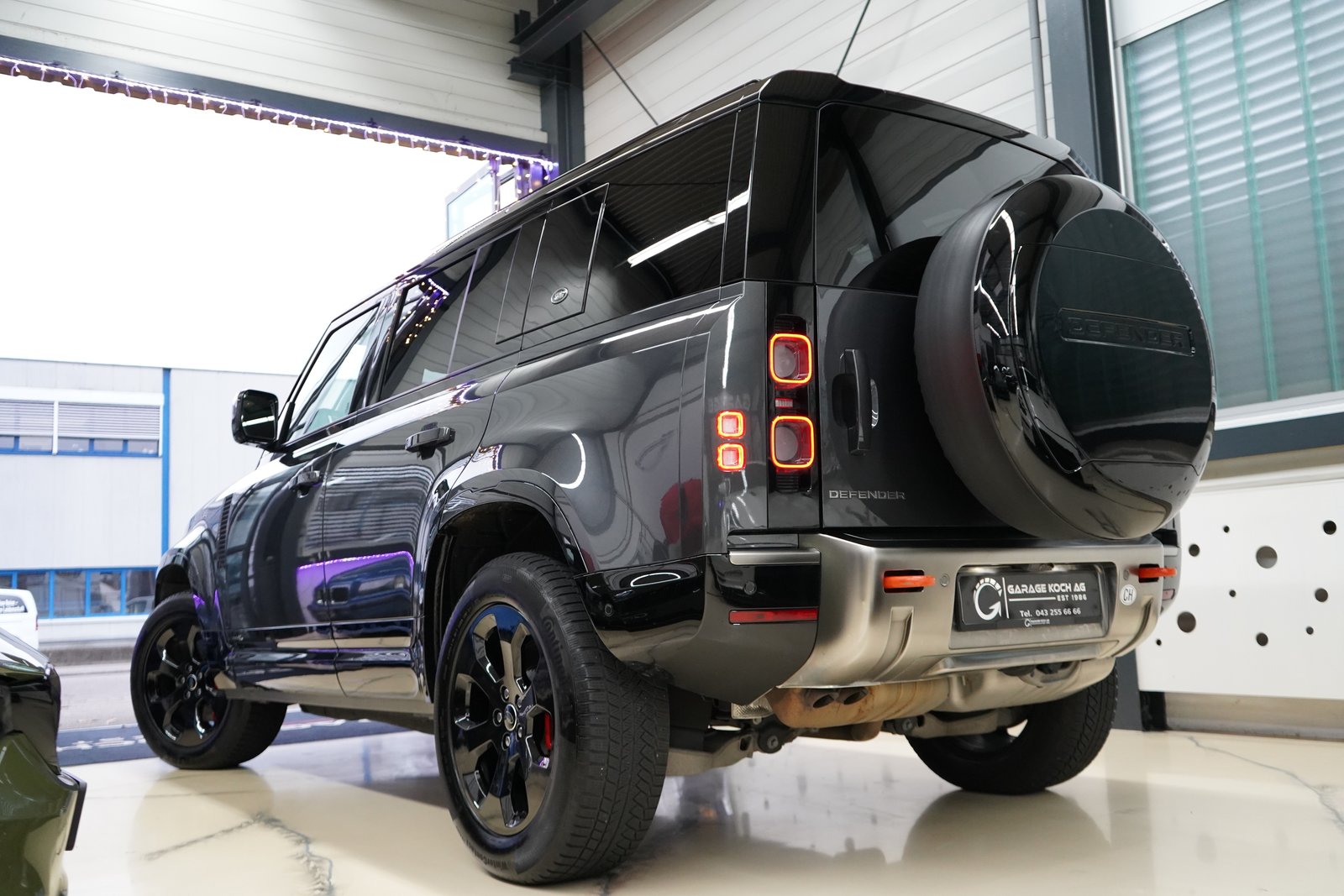 LAND ROVER Defender 110 3.0 D I6 300 X-Dynamic HSE AWD AT8, Mild-Hybrid Diesel/Electric, Second hand / Used, Automatic - 6