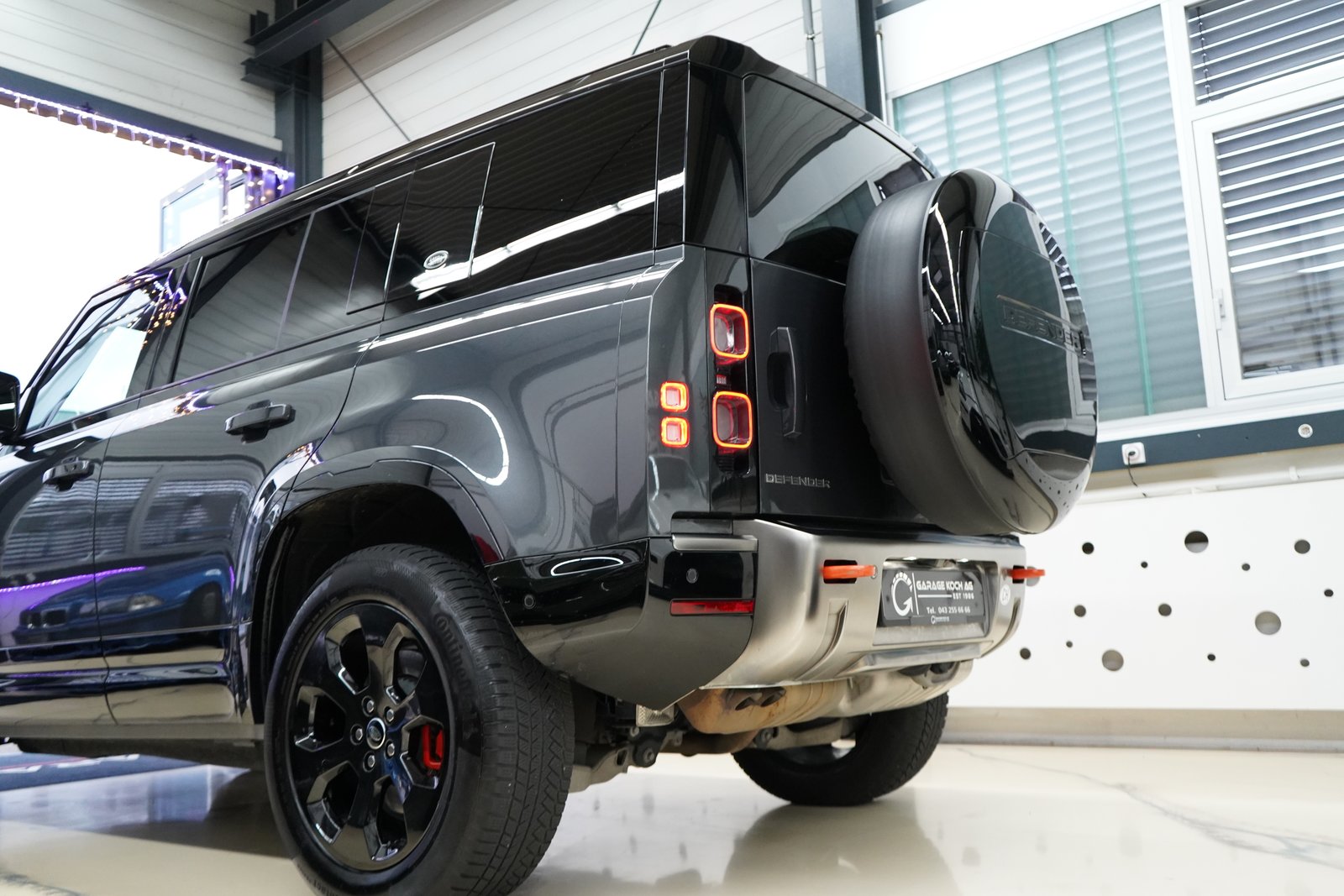 LAND ROVER Defender 110 3.0 D I6 300 X-Dynamic HSE AWD AT8, Mild-Hybrid Diesel/Electric, Second hand / Used, Automatic - 7