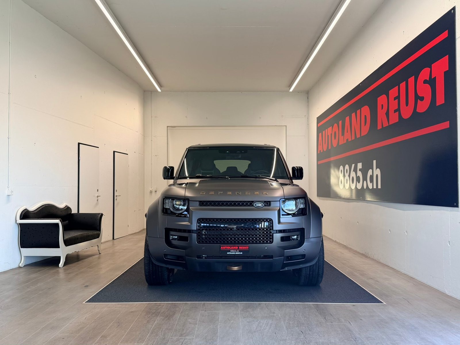 LAND ROVER Defender 110 635 V8 4.4 Octa Edition One AT8, Benzin, Occasion / Gebraucht, Automatik - 2
