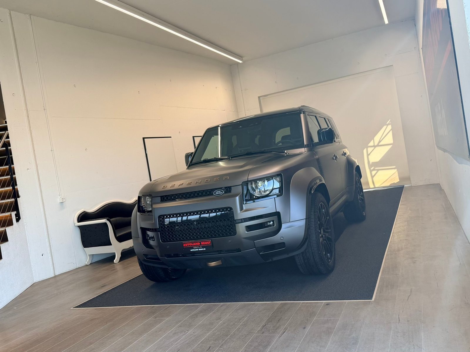 LAND ROVER Defender 110 635 V8 4.4 Octa Edition One AT8, Benzin, Occasion / Gebraucht, Automatik - 3
