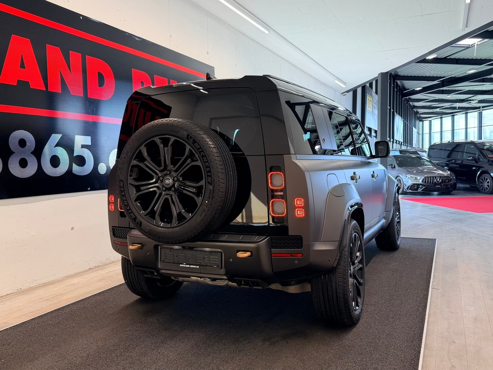 LAND ROVER Defender 110 635 V8 4.4 Octa Edition One AT8, Benzin, Occasion / Gebraucht, Automatik - 7