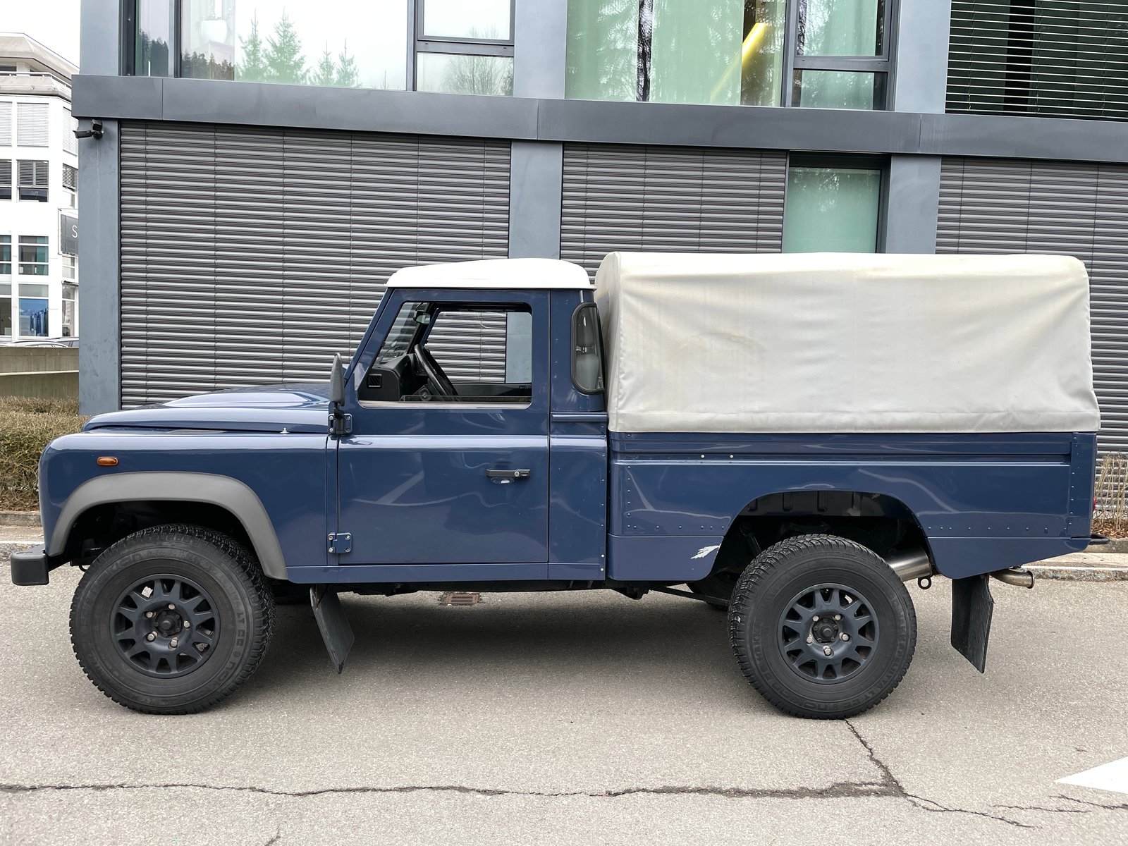LAND ROVER Defender 110 2.4 Td4 High Capacity Pick Up, Diesel, Occasion / Utilisé, Manuelle - 2