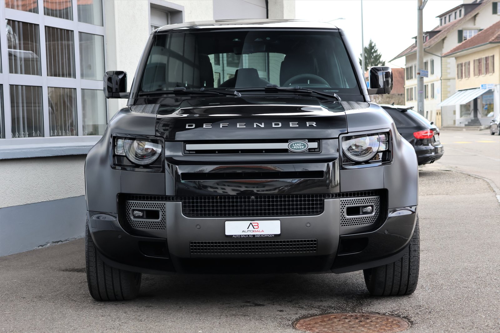 LAND ROVER Defender 110 525 V8 5.0 Carpathian Edition AT8 St, Benzin, Occasion / Gebraucht, Automatik - 2