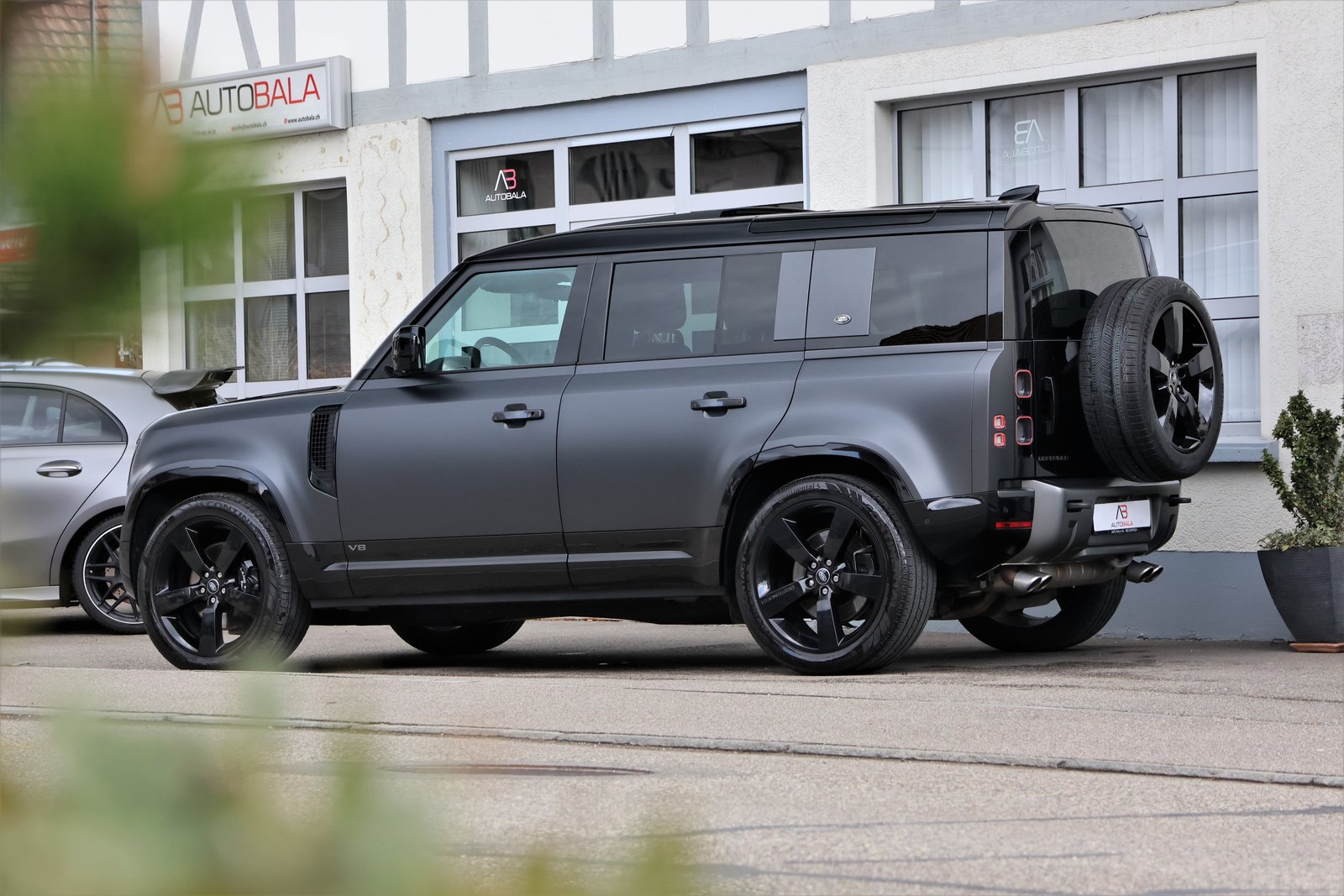 LAND ROVER Defender 110 525 V8 5.0 Carpathian Edition AT8 St, Benzin, Occasion / Gebraucht, Automatik - 6