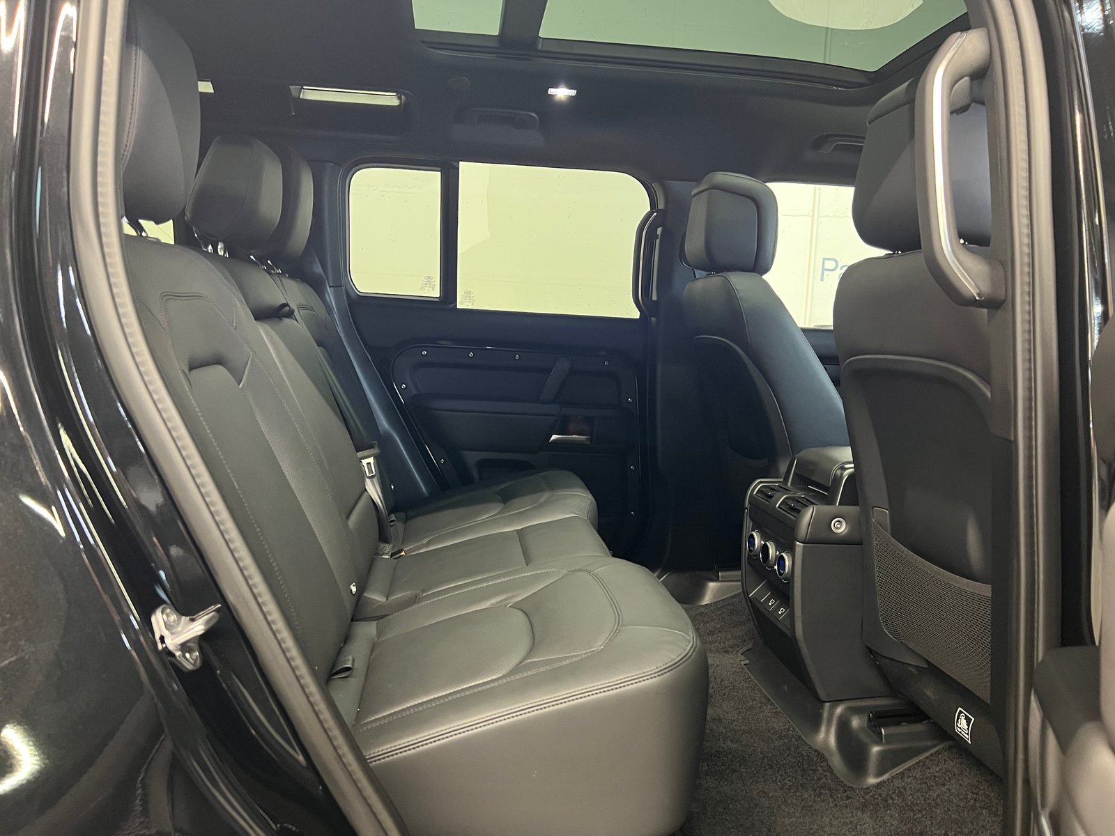 LAND ROVER Defender 110 2.0 P300e X-Dynamic HSE, Hybride Rechargeable Essence/Électricité, Occasion / Utilisé, Automatique - 7