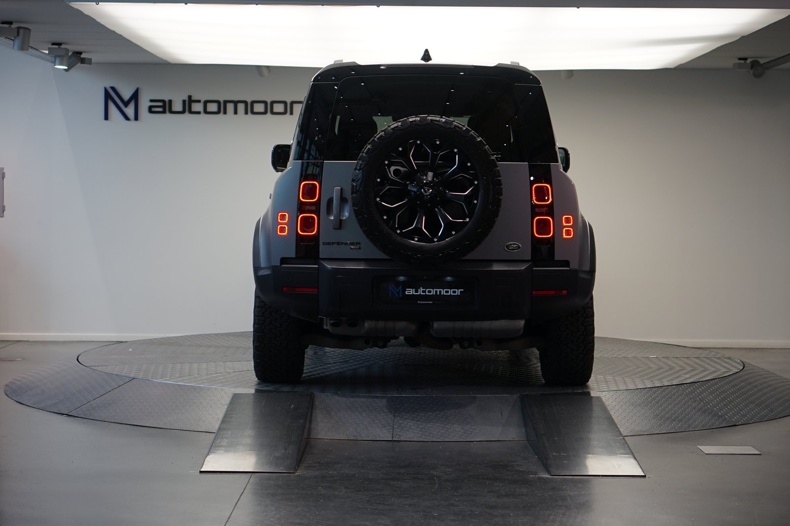 LAND ROVER Defender 110 3.0 D I6 300 HSE AWD AT8 *Fuel Offro, Mild-Hybrid Diesel/Elektro, Occasion / Gebraucht, Automatik - 6