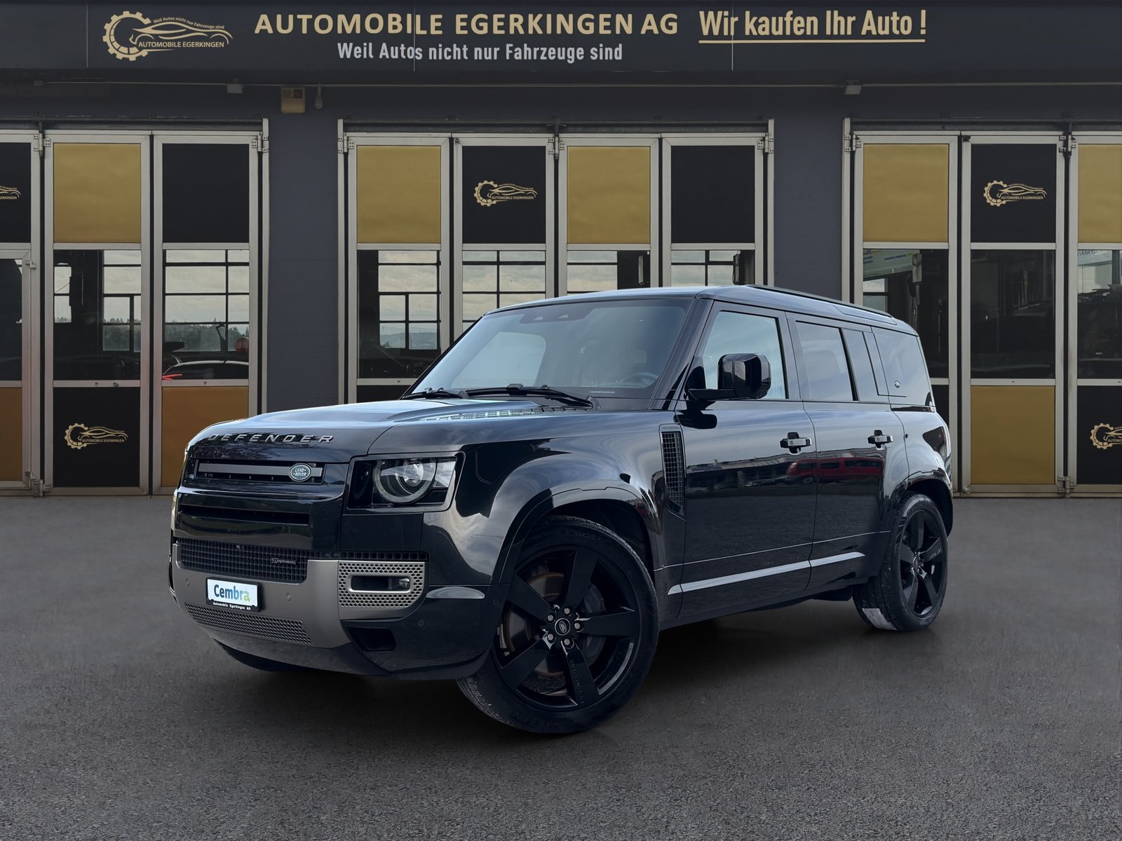 LAND ROVER Defender 110 3.0 I6 X-Dynamic HSE