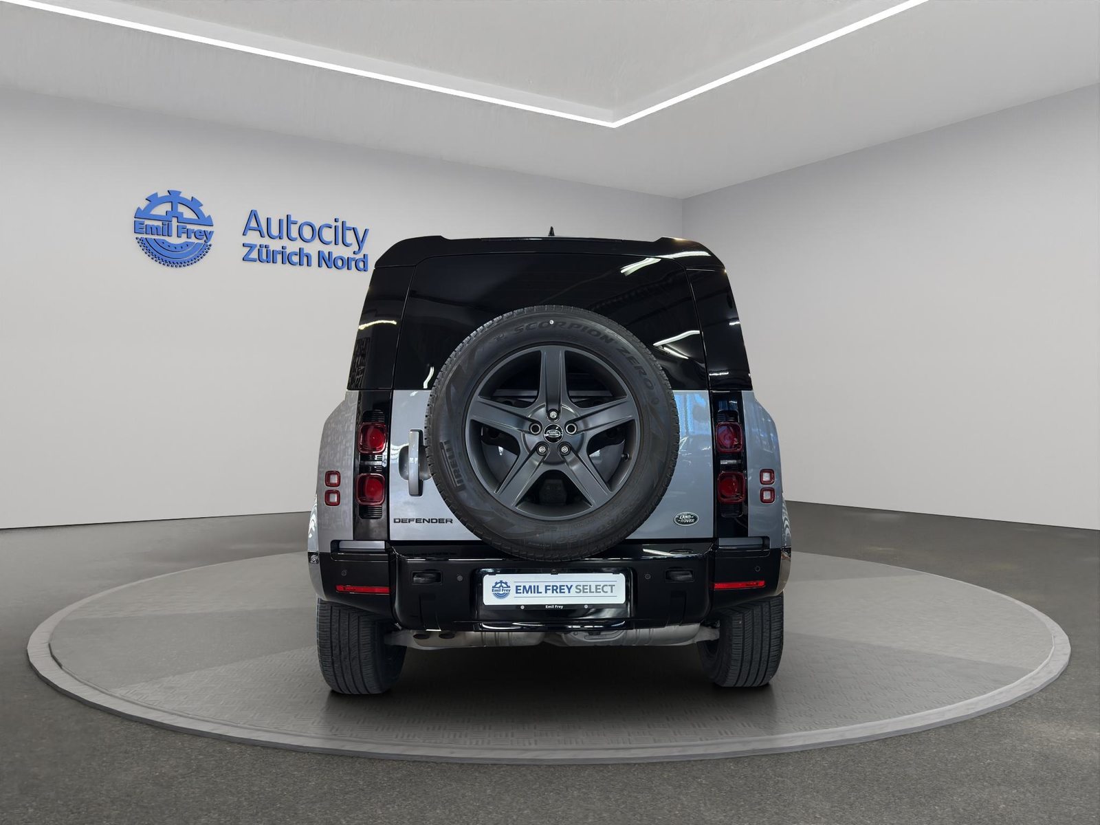 LAND ROVER Defender 110 3.0 D I6 X-Dynamic SE, Mild-Hybrid Diesel/Elektro, Occasion / Gebraucht, Automatik - 4