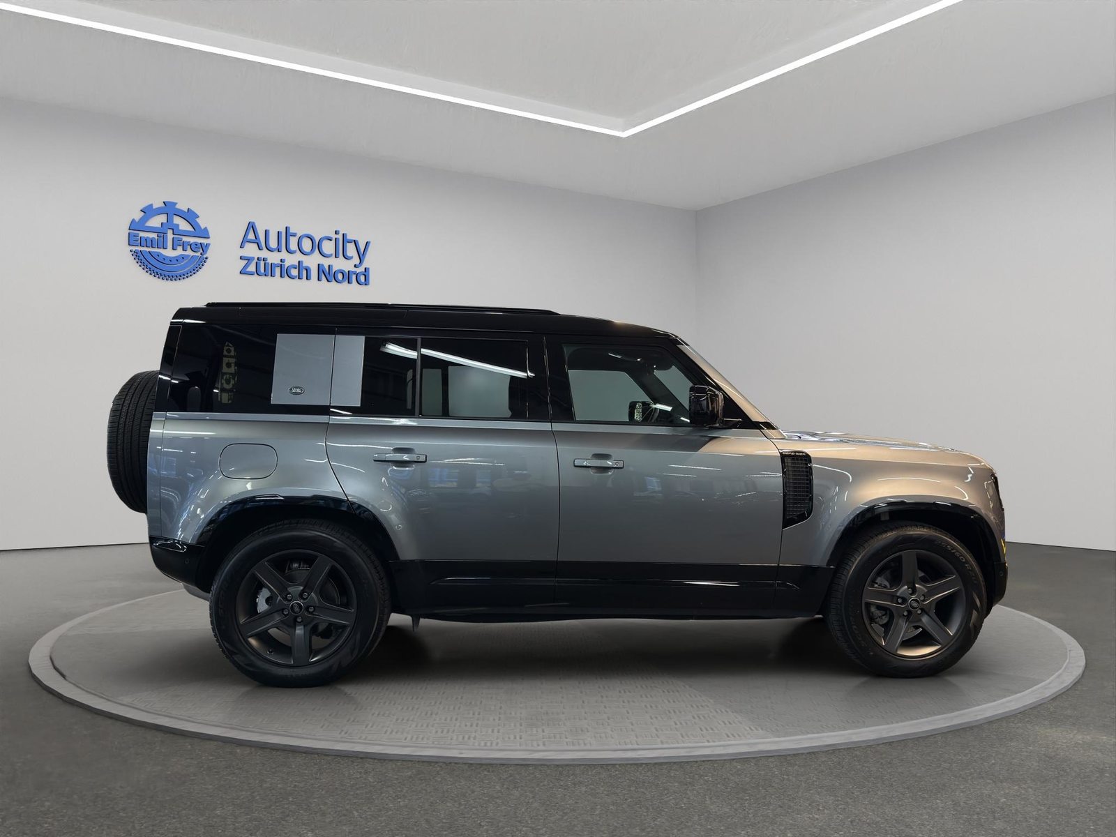 LAND ROVER Defender 110 3.0 D I6 X-Dynamic SE, Mild-Hybrid Diesel/Elektro, Occasion / Gebraucht, Automatik - 5