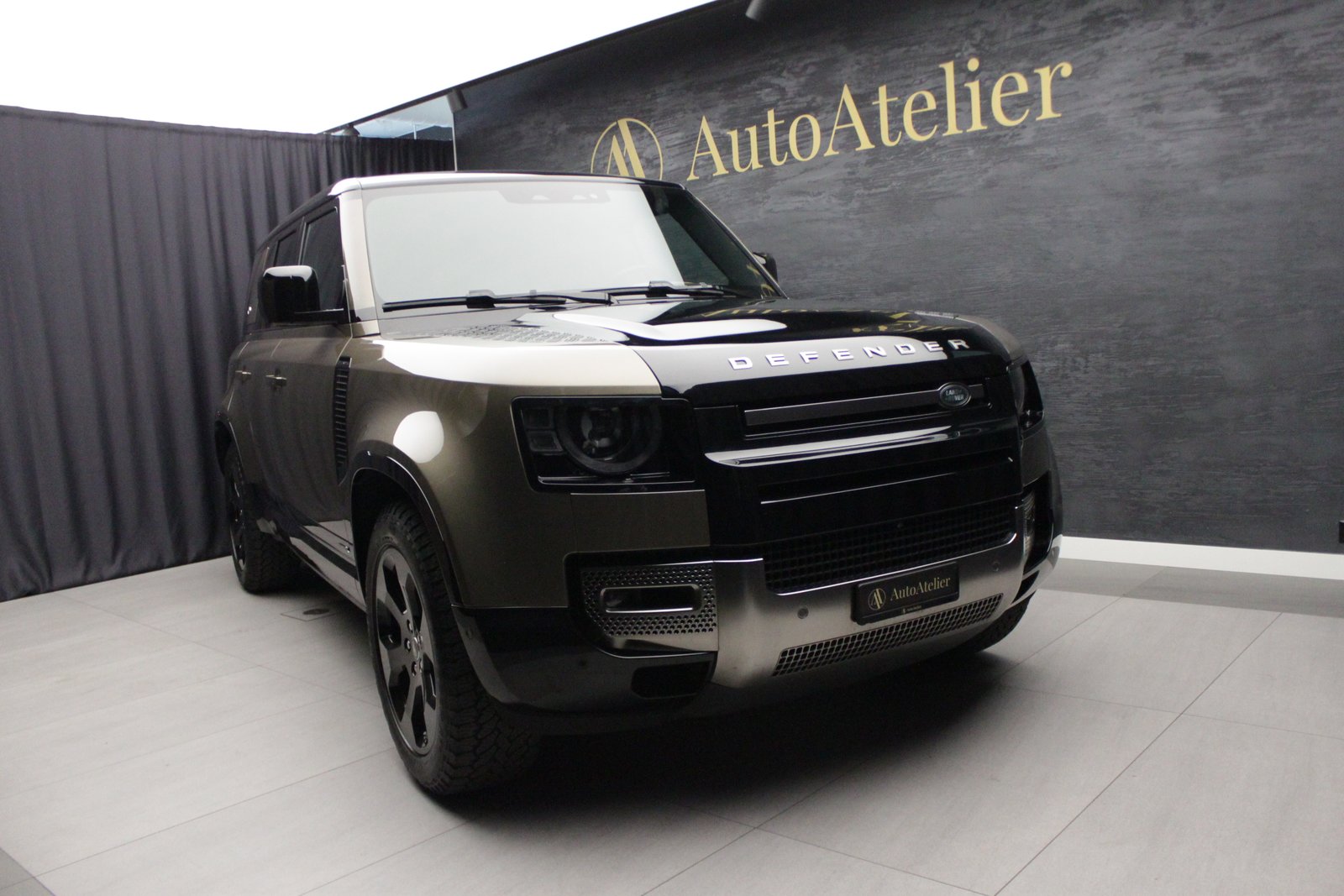 LAND ROVER Defender 110 P400 I6 X 3.0 AT8, Hybride Léger Essence/Électricité, Occasion / Utilisé, Automatique - 2