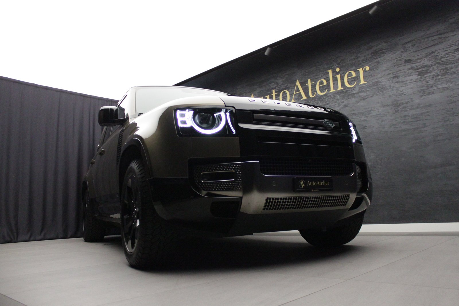 LAND ROVER Defender 110 P400 I6 X 3.0 AT8, Hybride Léger Essence/Électricité, Occasion / Utilisé, Automatique - 6