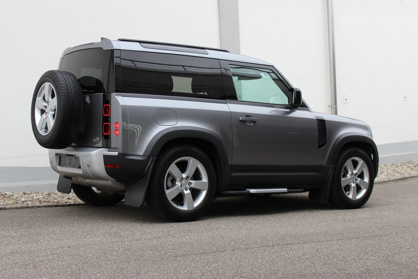 LAND ROVER Defender 90 3.0D I6 200 SE AT8, Diesel, Second hand / Used, Automatic - 3