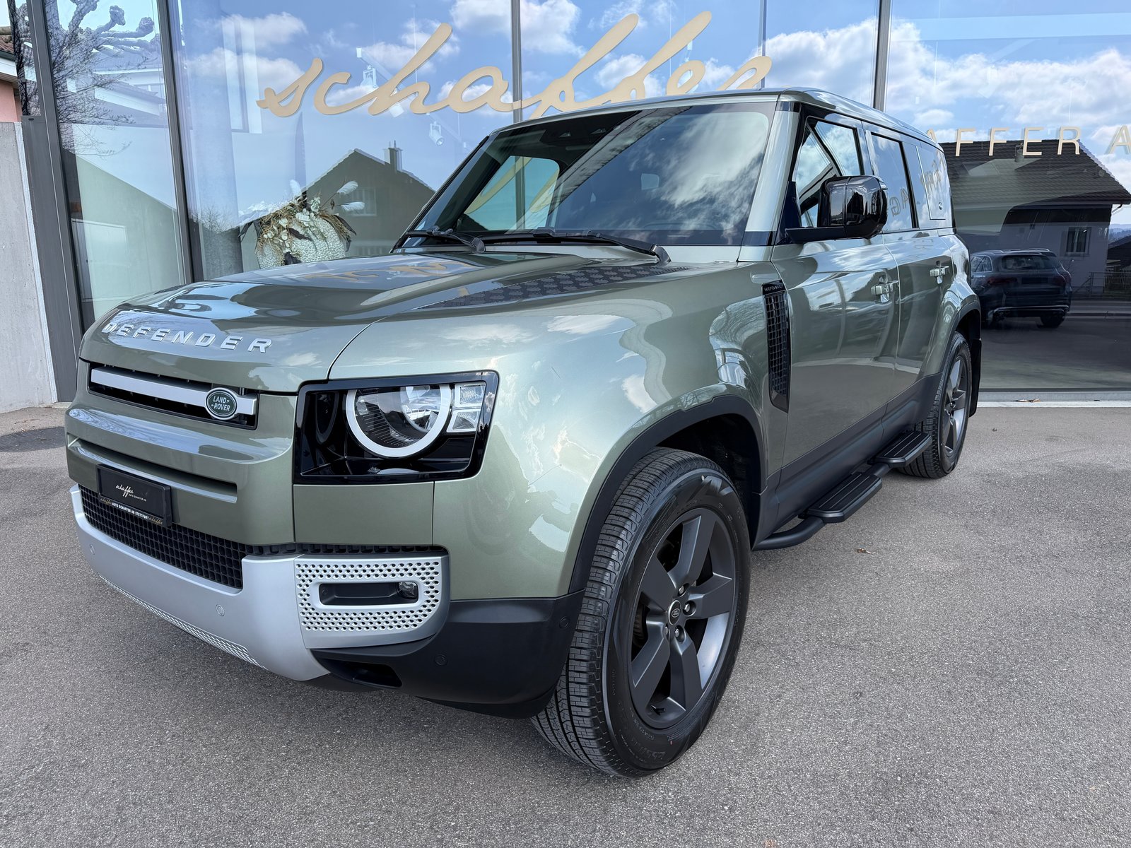 LAND ROVER Defender 110 D240 SD4 S AT8, Diesel, Occasioni / Usate, Automatico - 2