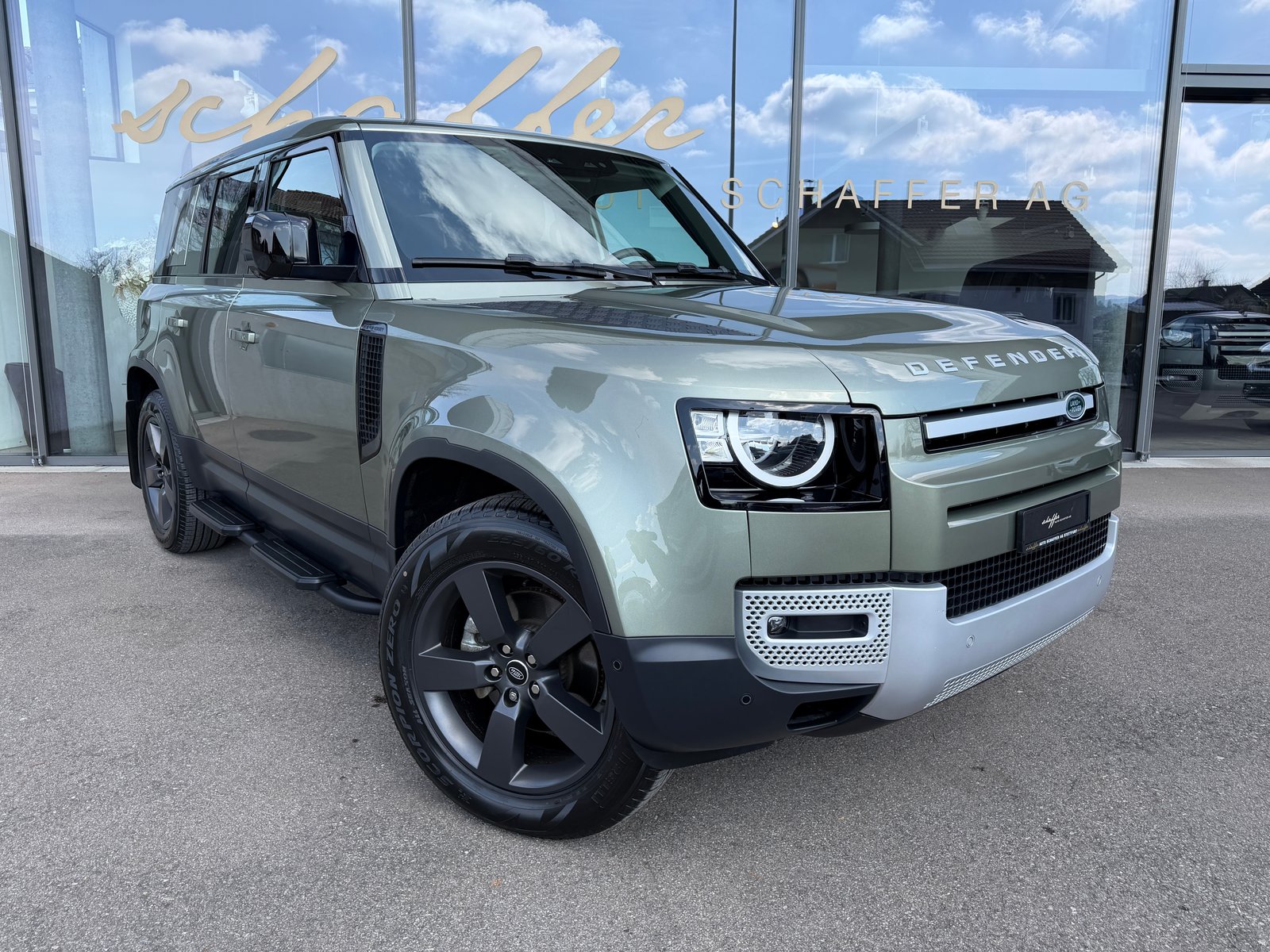 LAND ROVER Defender 110 D240 SD4 S AT8, Diesel, Occasioni / Usate, Automatico - 4