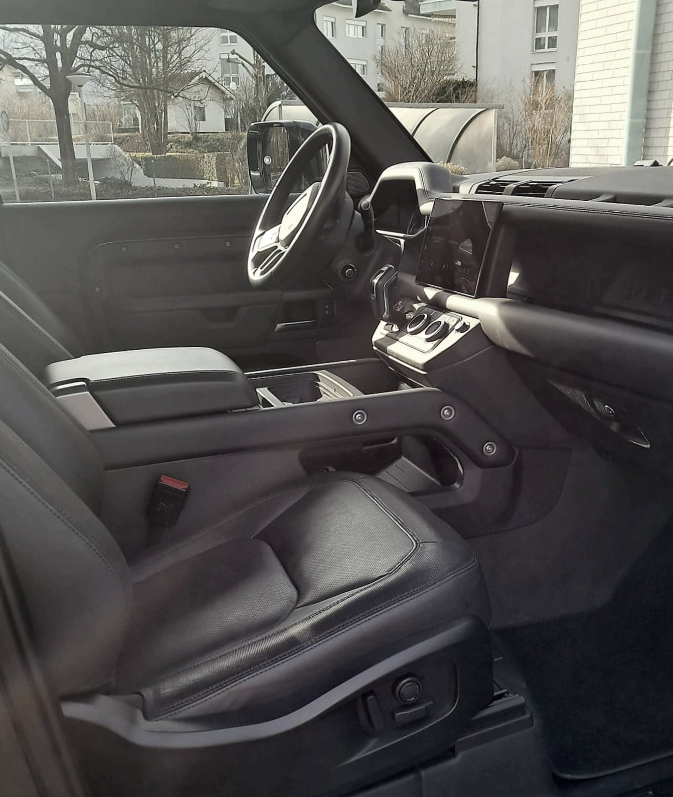 LAND ROVER Defender 90 3.0 D I6 250 SE, Mild-Hybrid Diesel/Electric, Second hand / Used, Automatic - 6