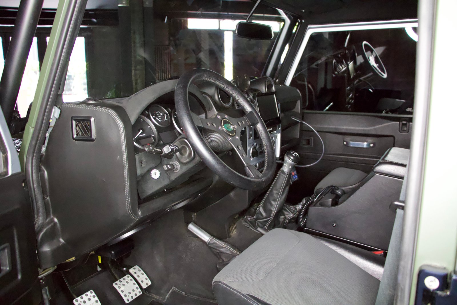 LAND ROVER Defender 110 2.4 Td4 Station Wagon AVUS, Diesel, Occasioni / Usate, Manuale - 4