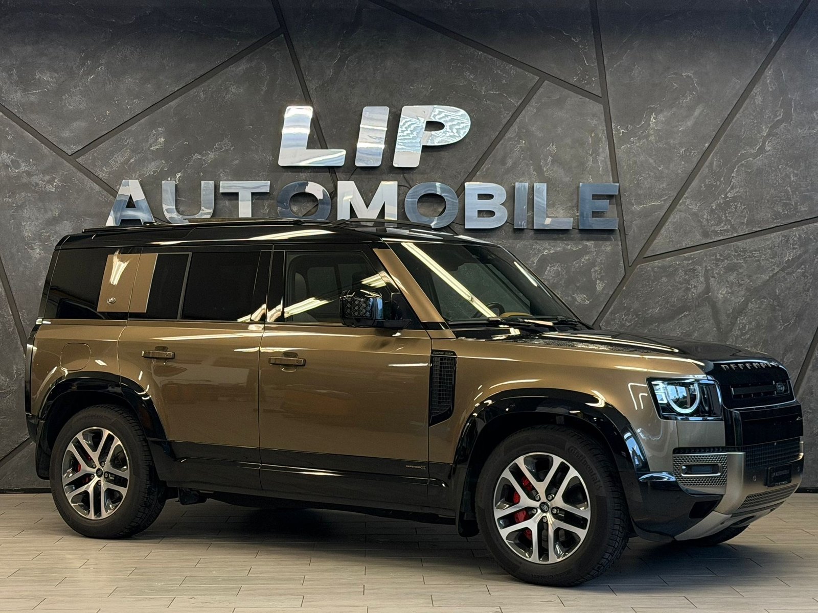 LAND ROVER Defender 110 3.0 D I6 300 X-Dynamic HSE AWD AT8 F, Mild-Hybrid Diesel/Elektro, Occasion / Gebraucht, Automatik - 3