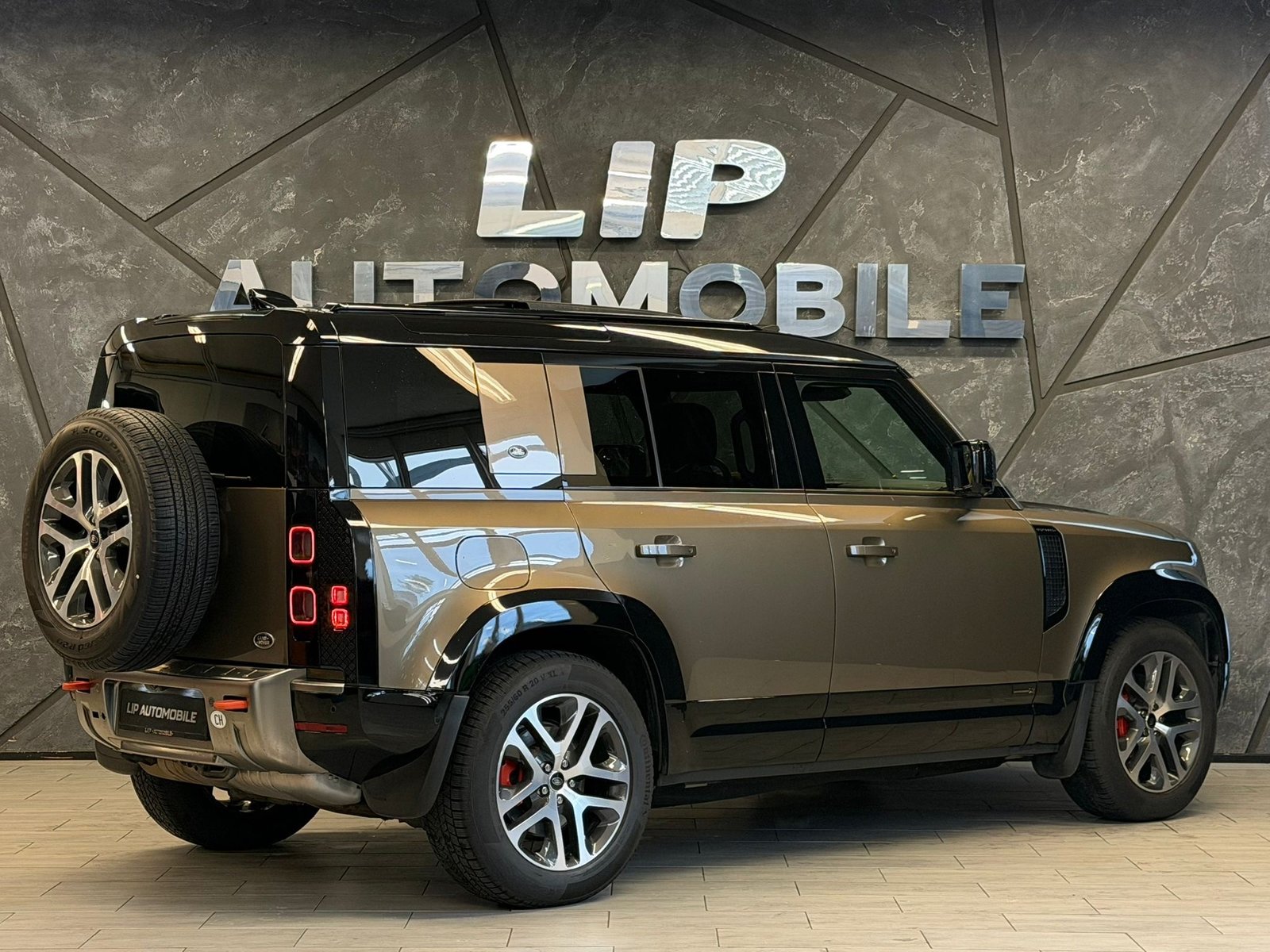 LAND ROVER Defender 110 3.0 D I6 300 X-Dynamic HSE AWD AT8 F, Mild-Hybrid Diesel/Elektro, Occasion / Gebraucht, Automatik - 6