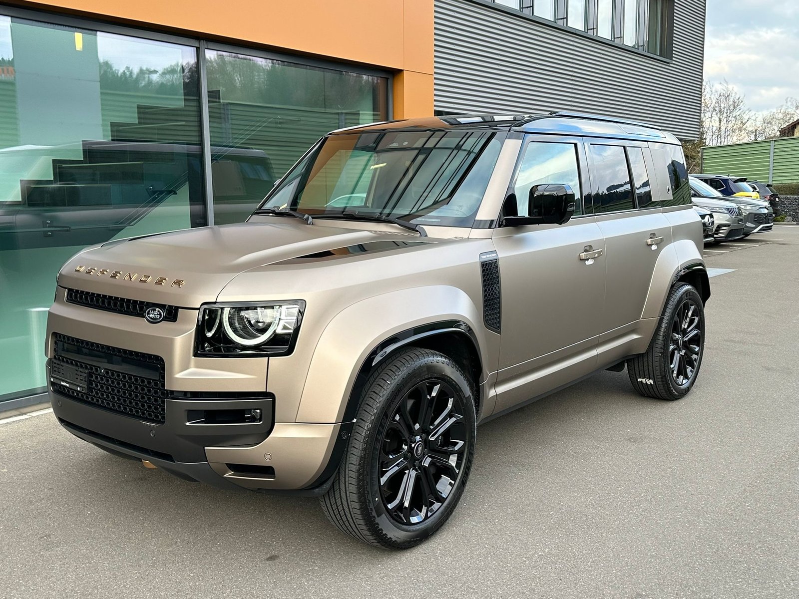 LAND ROVER Defender 110 4.4 V8 Octa / CH Auslieferung mit Gr, Mild-Hybrid Benzin/Elektro, Occasion / Gebraucht, Automatik - 3