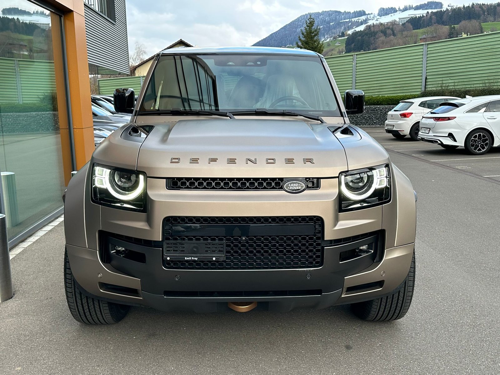 LAND ROVER Defender 110 4.4 V8 Octa / CH Auslieferung mit Gr, Mild-Hybrid Benzin/Elektro, Occasion / Gebraucht, Automatik - 7
