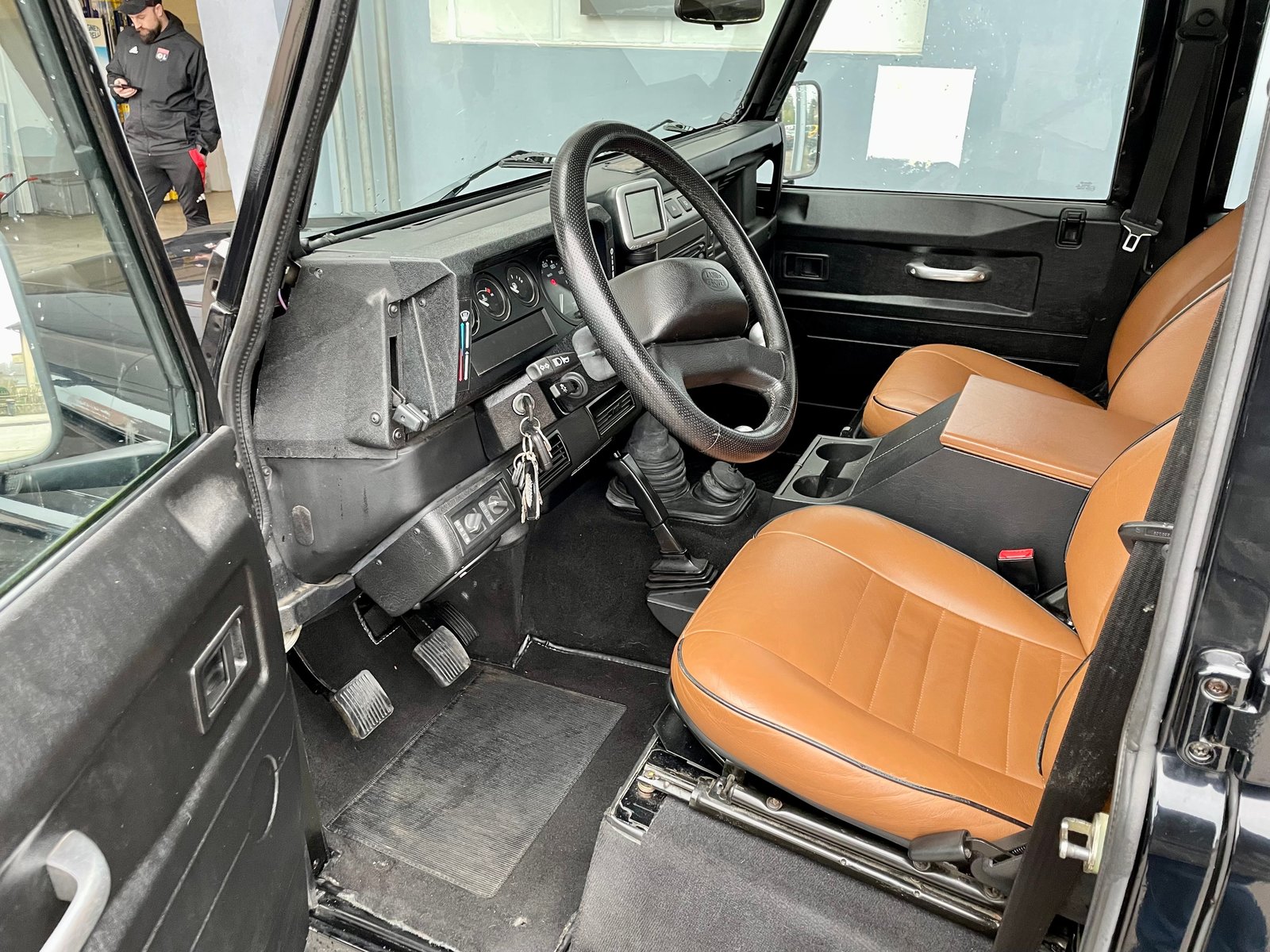 LAND ROVER Defender 110 SW 2.5 Td5 Black Edition, Diesel, Occasion / Gebraucht, Handschaltung - 7