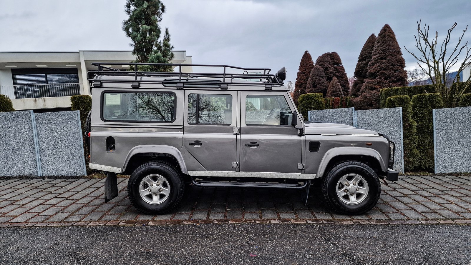 LAND ROVER Defender 110 SW 2.4Tdc, Diesel, Second hand / Used, Manual - 6