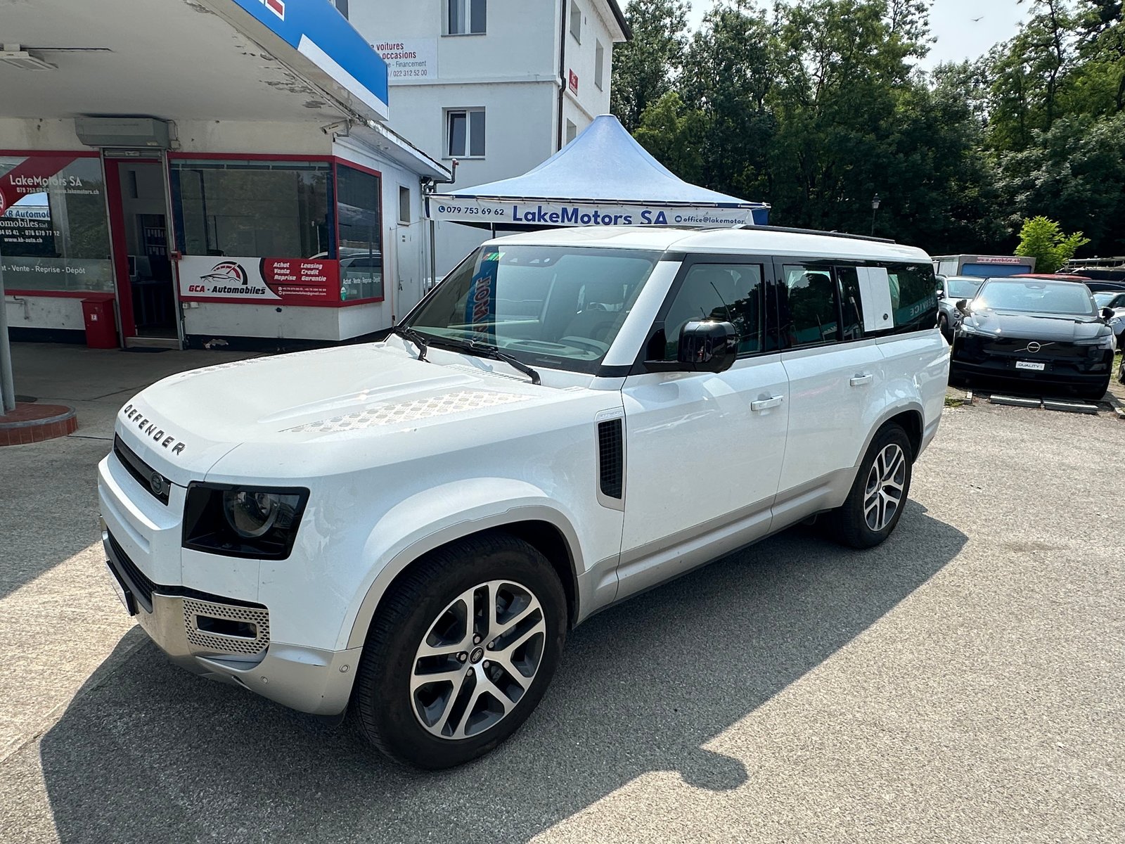 LAND ROVER Defender 130 3.0 D I6 300 SE AWD AT8