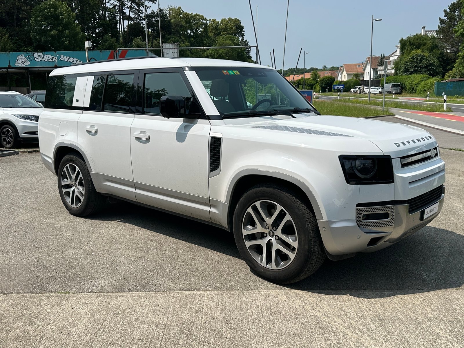 LAND ROVER Defender 130 3.0 D I6 300 SE AWD AT8, Mild-Hybrid Diesel/Electric, Second hand / Used, Automatic - 3