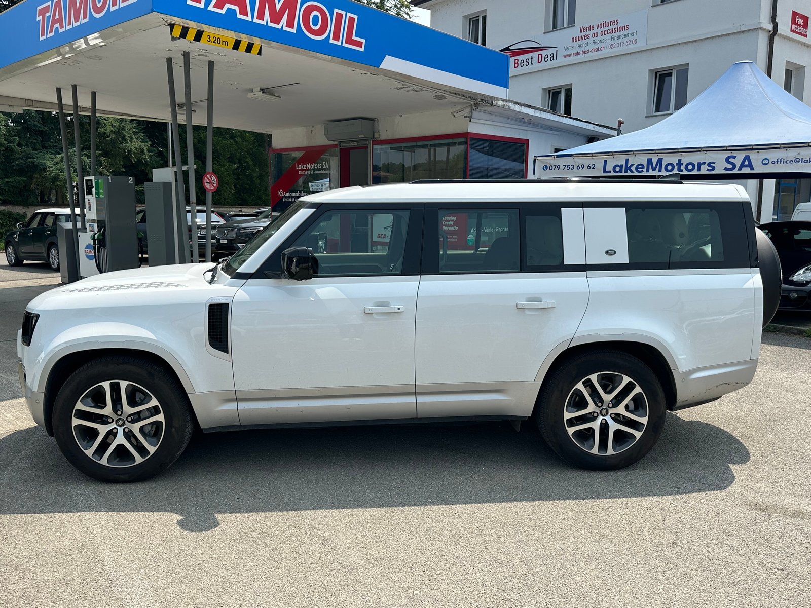 LAND ROVER Defender 130 3.0 D I6 300 SE AWD AT8, Mild-Hybrid Diesel/Electric, Second hand / Used, Automatic - 4